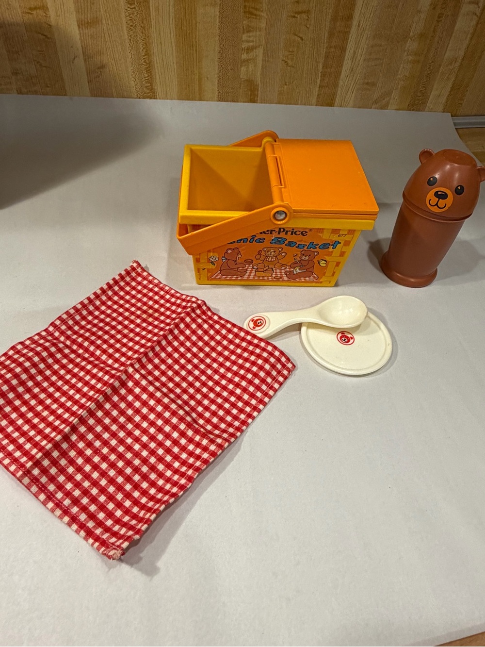 Fisher price 1974 vintage  bear picnic basket